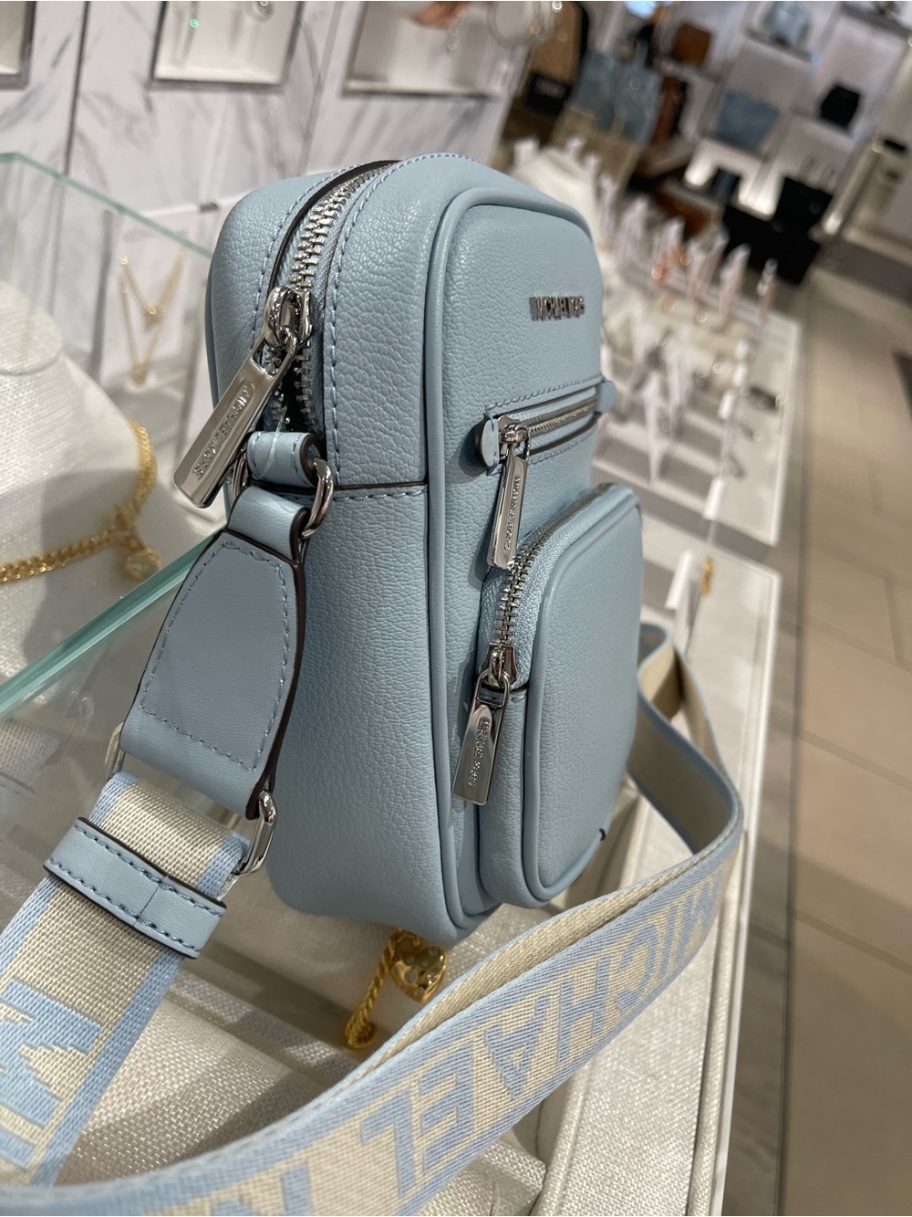 Michael Kors Jet Set Med Flight Leather Crossbody Messenger Bag
Pale Ocean 
NWT - Picture 3 of 16